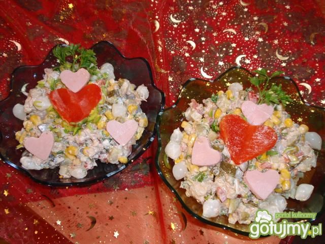 sałatka z ananasem i tunczykiem