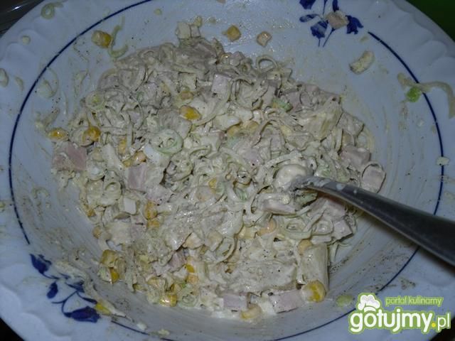 Sałatka z ananasem na ostro Sałatka z ananasem na ostro