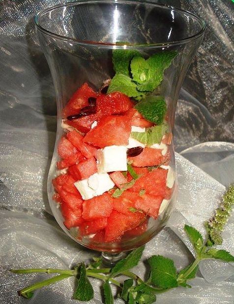 Sałatka z arbuza,fety i mięty