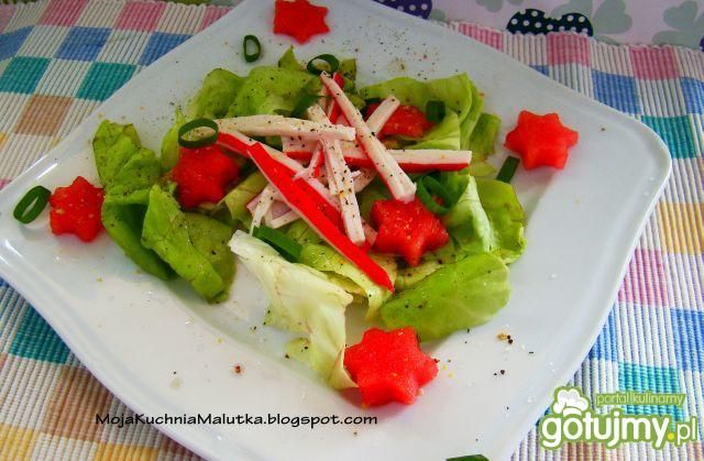 Sałatka z arbuzem i surimi