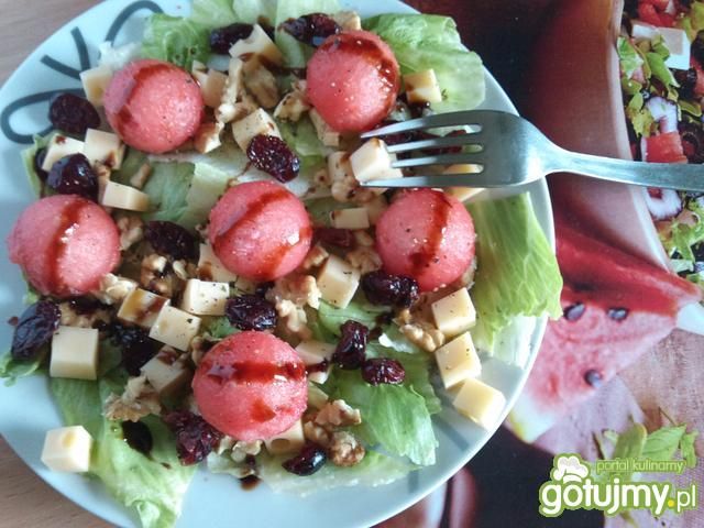 Sałatka z arbuzem, orzechami i żurawiną Sałatka z arbuzem, orzechami i żurawiną