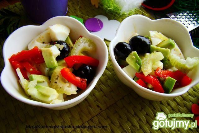 Sałatka z awokado  i jajek
