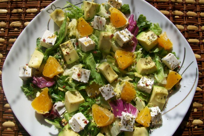 Sałatka z awokado i pomarańczą Sałatka z awokado i pomarańczą