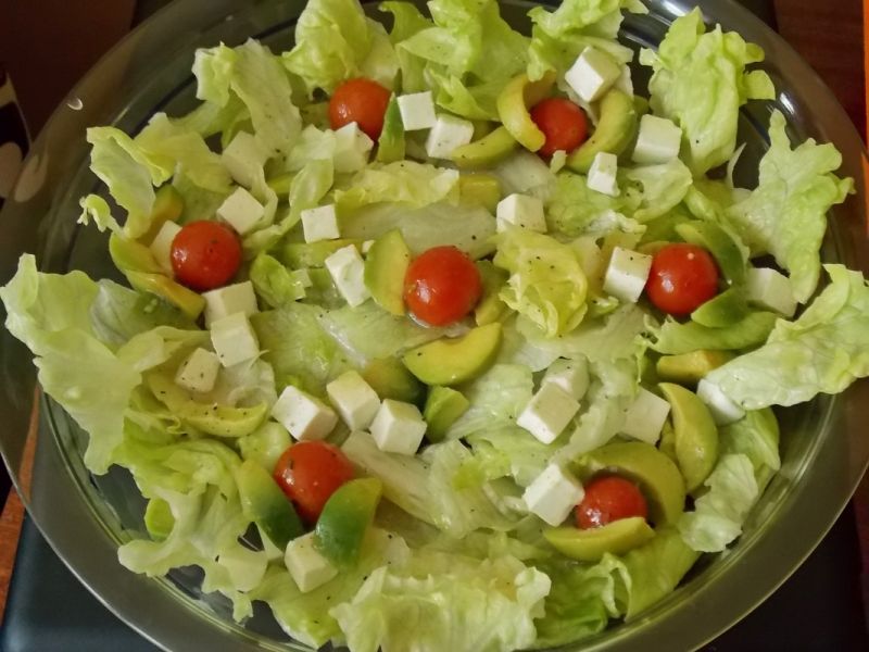 Sałatka z awokado i serem feta Sałatka z awokado i serem feta