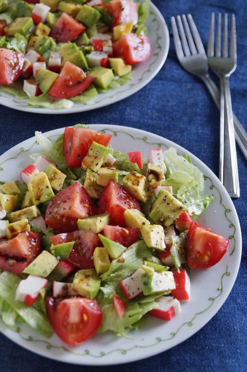 Sałatka z awokado i surimi Sałatka z awokado i surimi