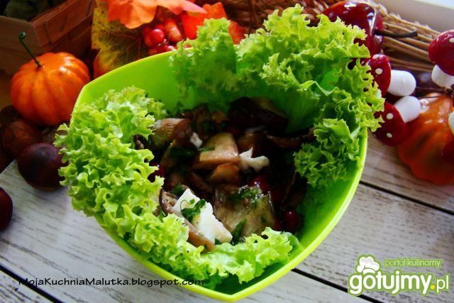 Sałatka z bakłażana i pieczarek  Sałatka z bakłażana i pieczarek