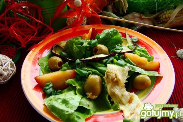 Sałatka z bakłażana i śliwki