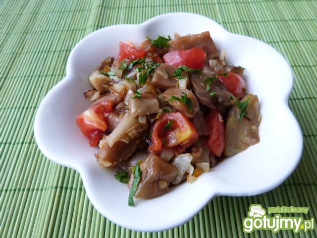 Sałatka z bakłażanów, cebuli i pomidorów Sałatka z bakłażanów, cebuli i pomidorów