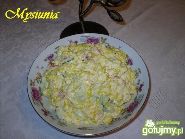 Sałatka z barwionym ryżem