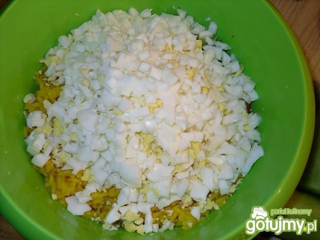 Sałatka z barwionym ryżem