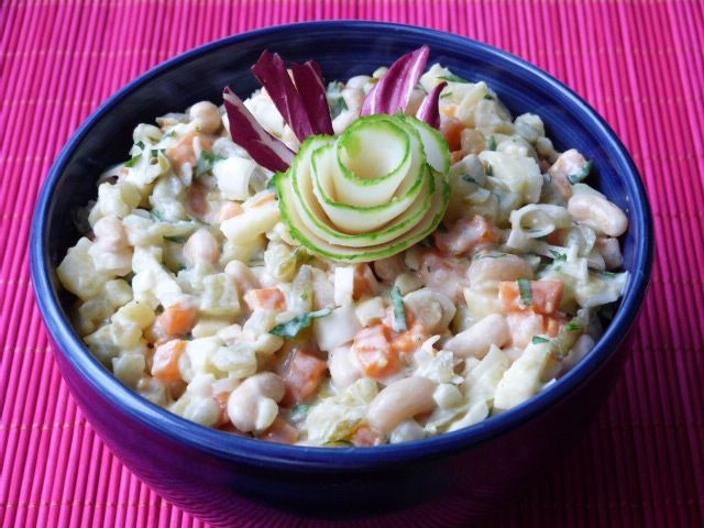 Sałatka z białą fasolą Sałatka z białą fasolą