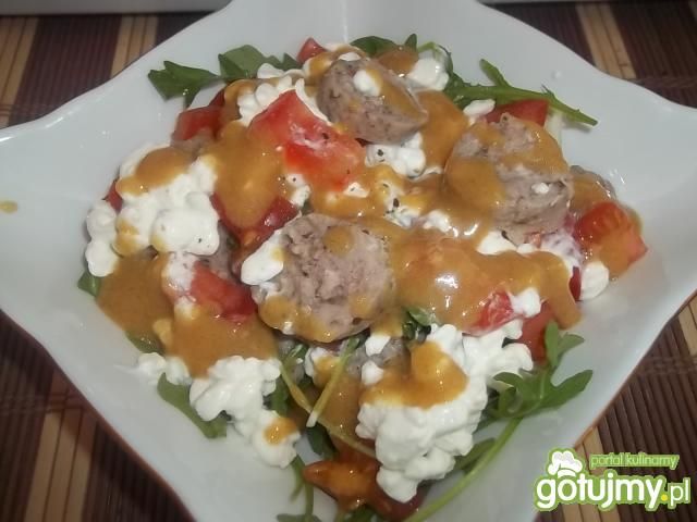 Sałatka z białą kiełbasą Sałatka z białą kiełbasą