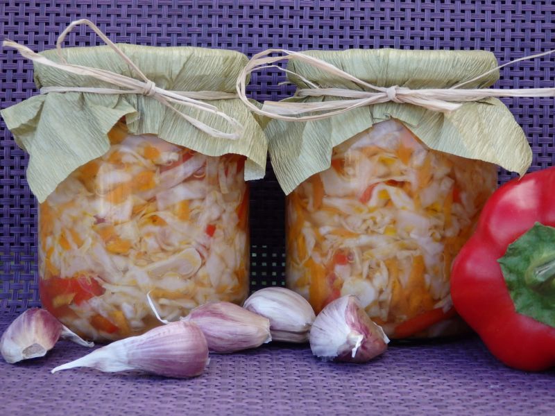 Sałatka z białej kapusty wersja z czosnkiem