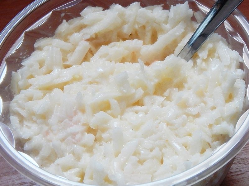 Sałatka z białej rzodkwi i selera