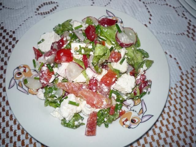 Sałatka z białym serem