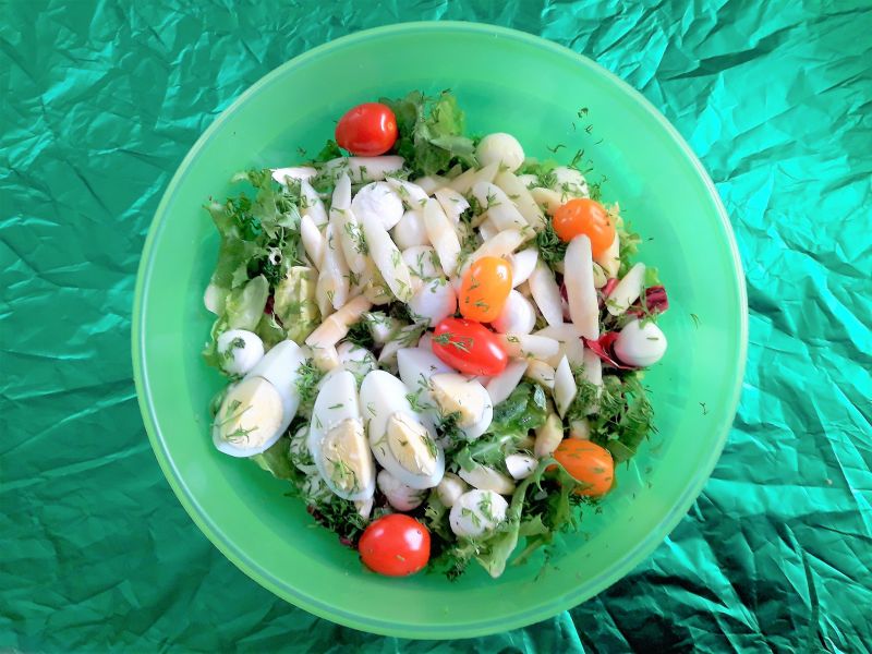 Sałatka z białymi szparagami