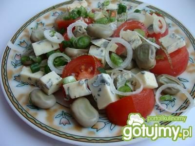 Sałatka z bobem i serem niebieskim Sałatka z bobem i serem niebieskim
