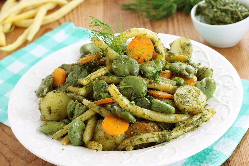 Sałatka z bobu fasolki i pesto Sałatka z bobu fasolki i pesto