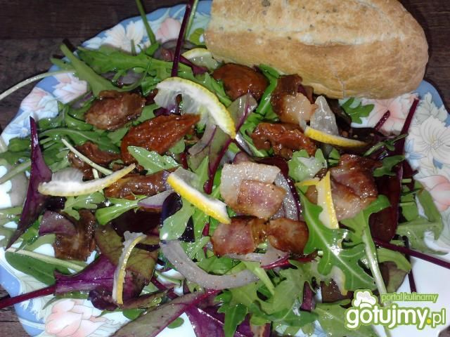 Sałatka z boczkiem orzeźwiona cytryną Sałatka z boczkiem orzeźwiona cytryną