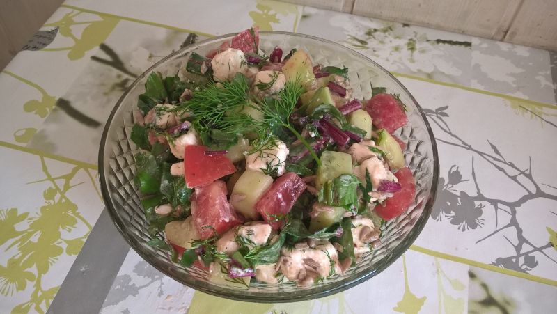 Sałatka z botwinką, fetą i koperkiem Sałatka z botwinką, fetą i koperkiem