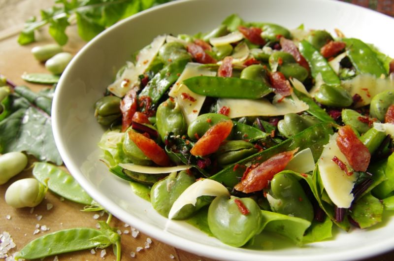 Sałatka z botwinką i bobem