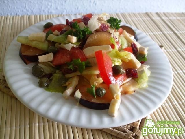 Sałatka z Brie i śliwką