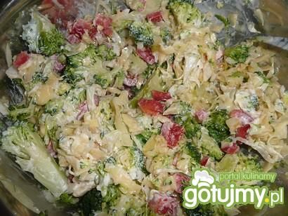 Sałatka z brokłami