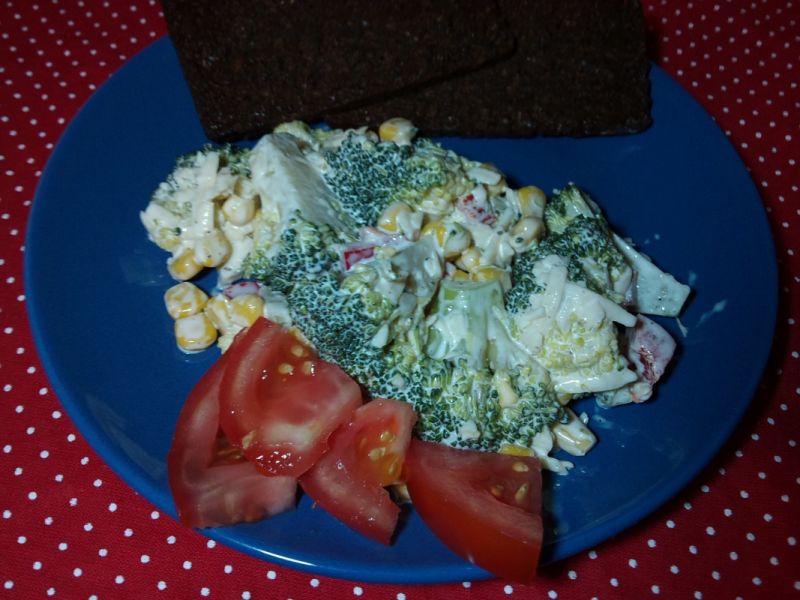 Sałatka z brokułami i rzodkiewką Sałatka z brokułami i rzodkiewką