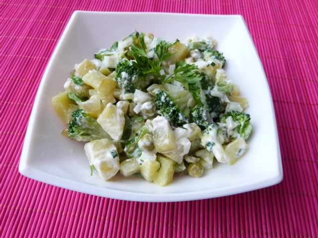 Sałatka z brokułem Sałatka z brokułem