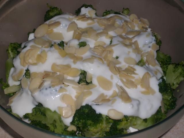Sałatka z brokułów i sera feta Sałatka z brokułów i sera feta