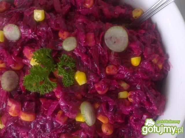 Sałatka z buraczkiem i jabłkiem 