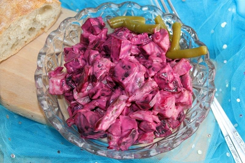 Sałatka z buraczków, fasolki szparagowej i jajek Sałatka z buraczków, fasolki szparagowej i jajek