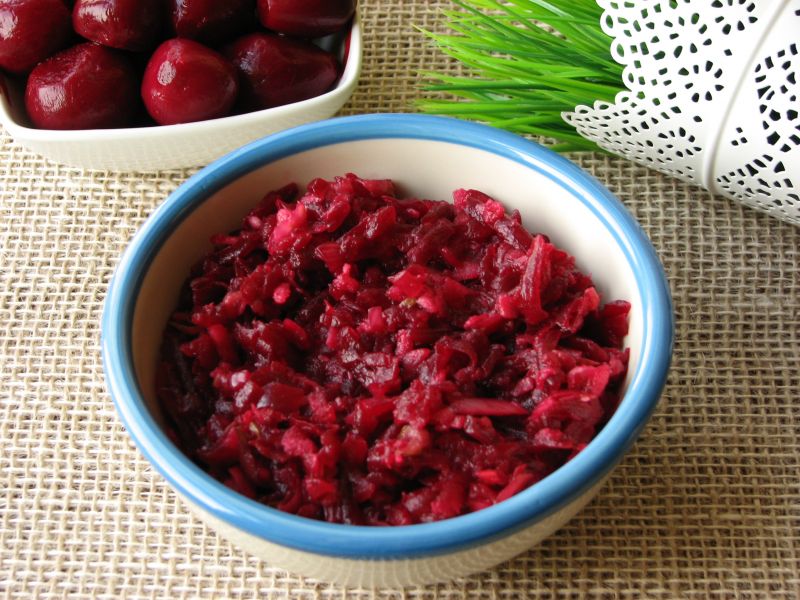 Sałatka z buraczków konserwowych Sałatka z buraczków konserwowych