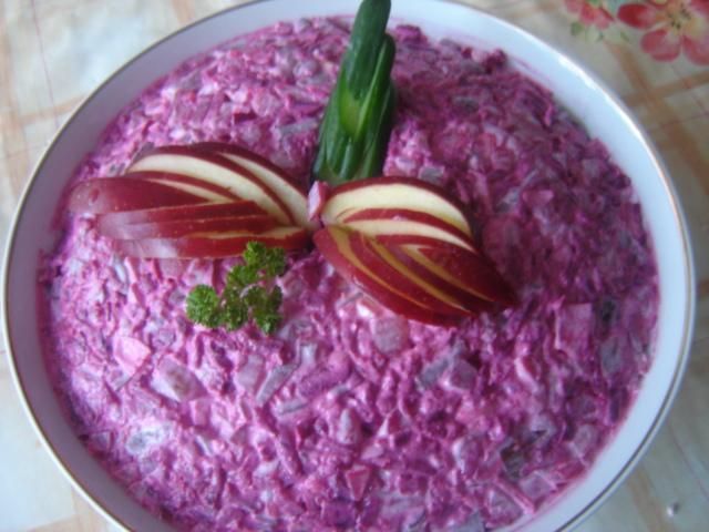 Sałatka z buraczków matiasów i ogórków Sałatka z buraczków matiasów i ogórków