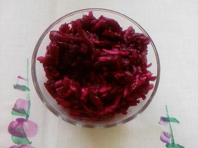 Sałatka z buraków ćwikłowych i jabłek