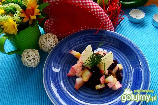 Sałatka z buraków i jabłek  Sałatka z buraków i jabłek