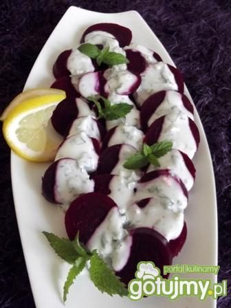 Sałatka z buraków w miętowym sosie Sałatka z buraków w miętowym sosie