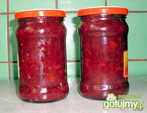 Sałatka z buraków z papryką i cebulą