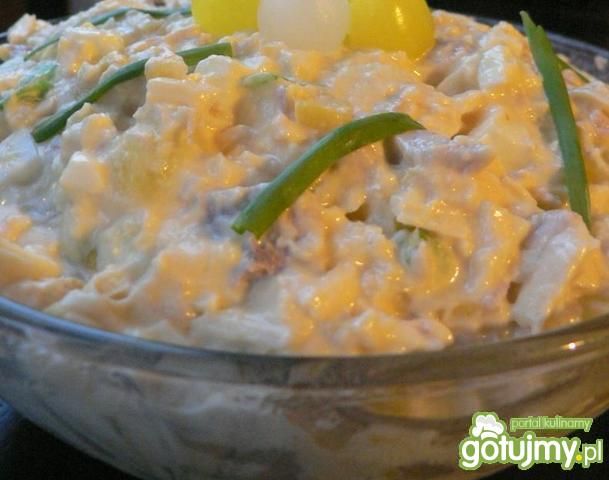 Sałatka z cebulkami marynowanymi Sałatka z cebulkami marynowanymi