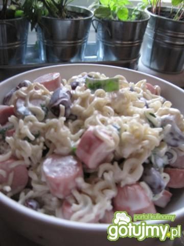 sałatka z chińskim makaronem sałatka z chińskim makaronem