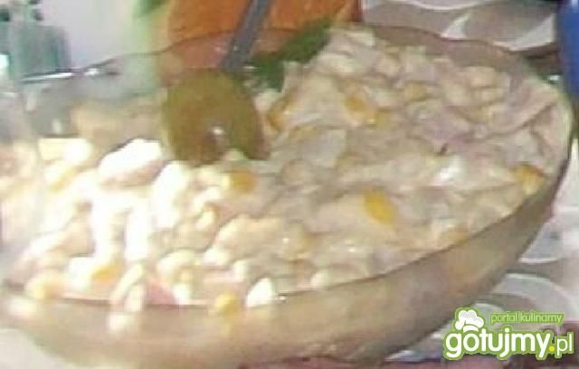 sałatka z chrzanem i marynowaną cebulką sałatka z chrzanem i marynowaną cebulką