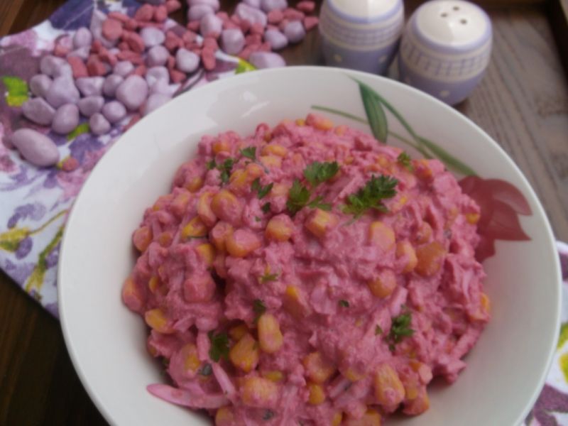 Sałatka z chrzanową nutką Sałatka z chrzanową nutką