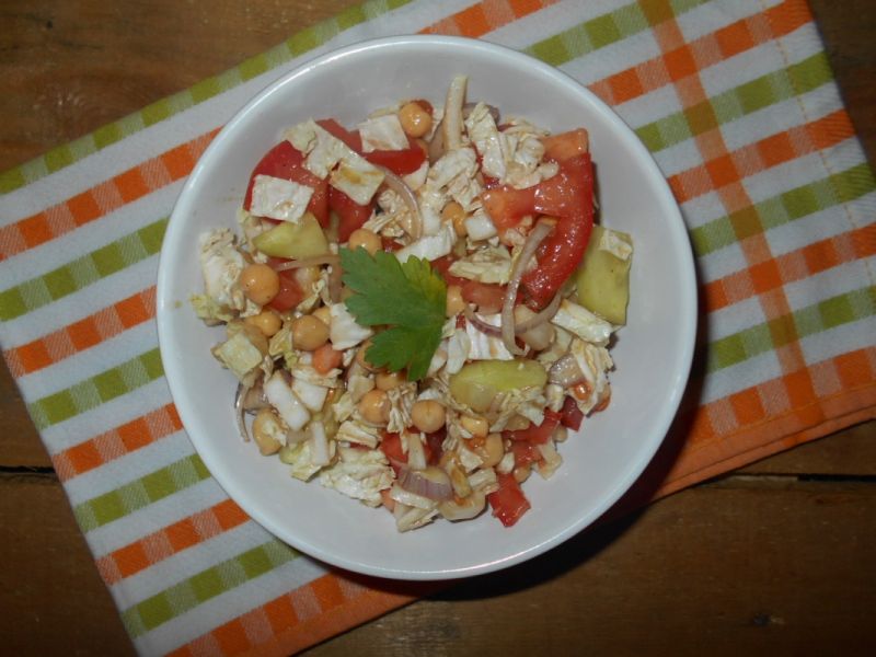 Sałatka z ciecierzycą Sałatka z ciecierzycą