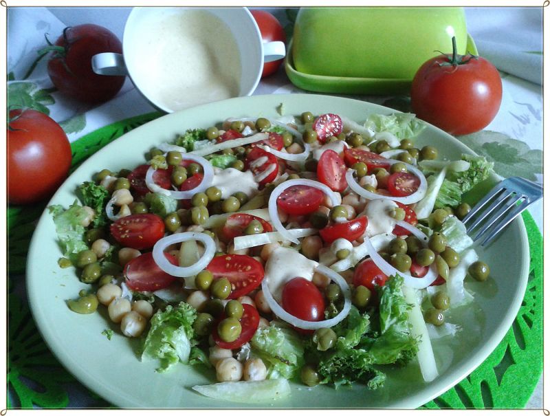 Sałatka z cieciorką