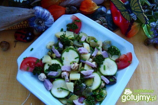 Sałatka z cukini ,bobu i ziemniaków