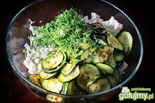 Sałatka z cukinią na parze