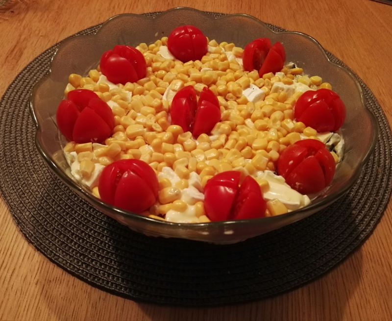 Sałatka z cukinią, papryką i serem camembert Sałatka z cukinią, papryką i serem camembert