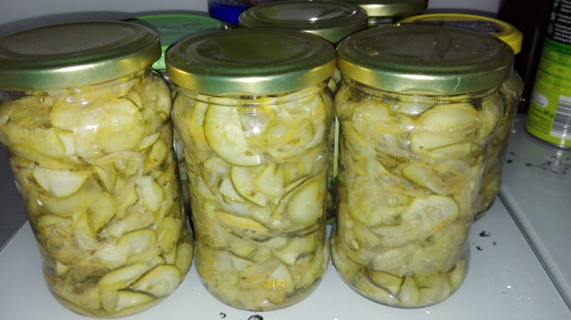 Sałatka z cukinii i ogórków z przyprawą do gyrosa