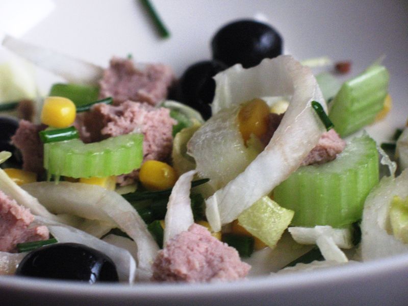 Sałatka z cykorią, selerem i pasztetem Sałatka z cykorią, selerem i pasztetem