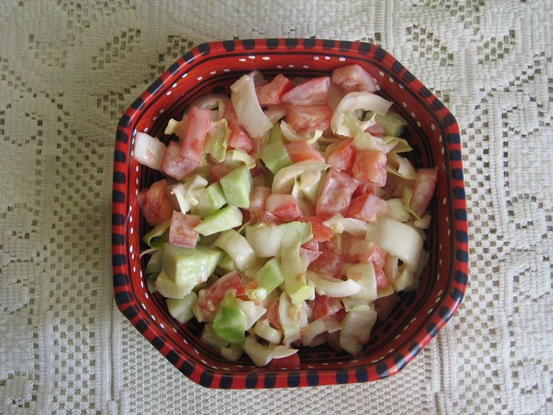 Sałatka z cykorii, pomidora i ogórka Sałatka z cykorii, pomidora i ogórka